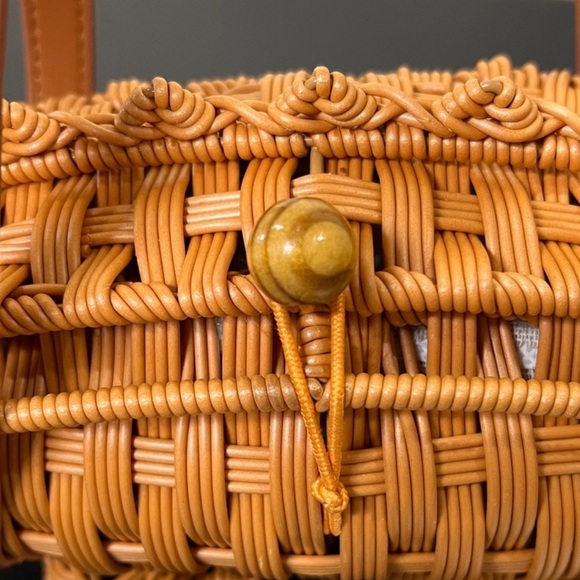 Tommy Bahama | Wicker Woven Crocodile Handbag Purse - Picture 6 of 9